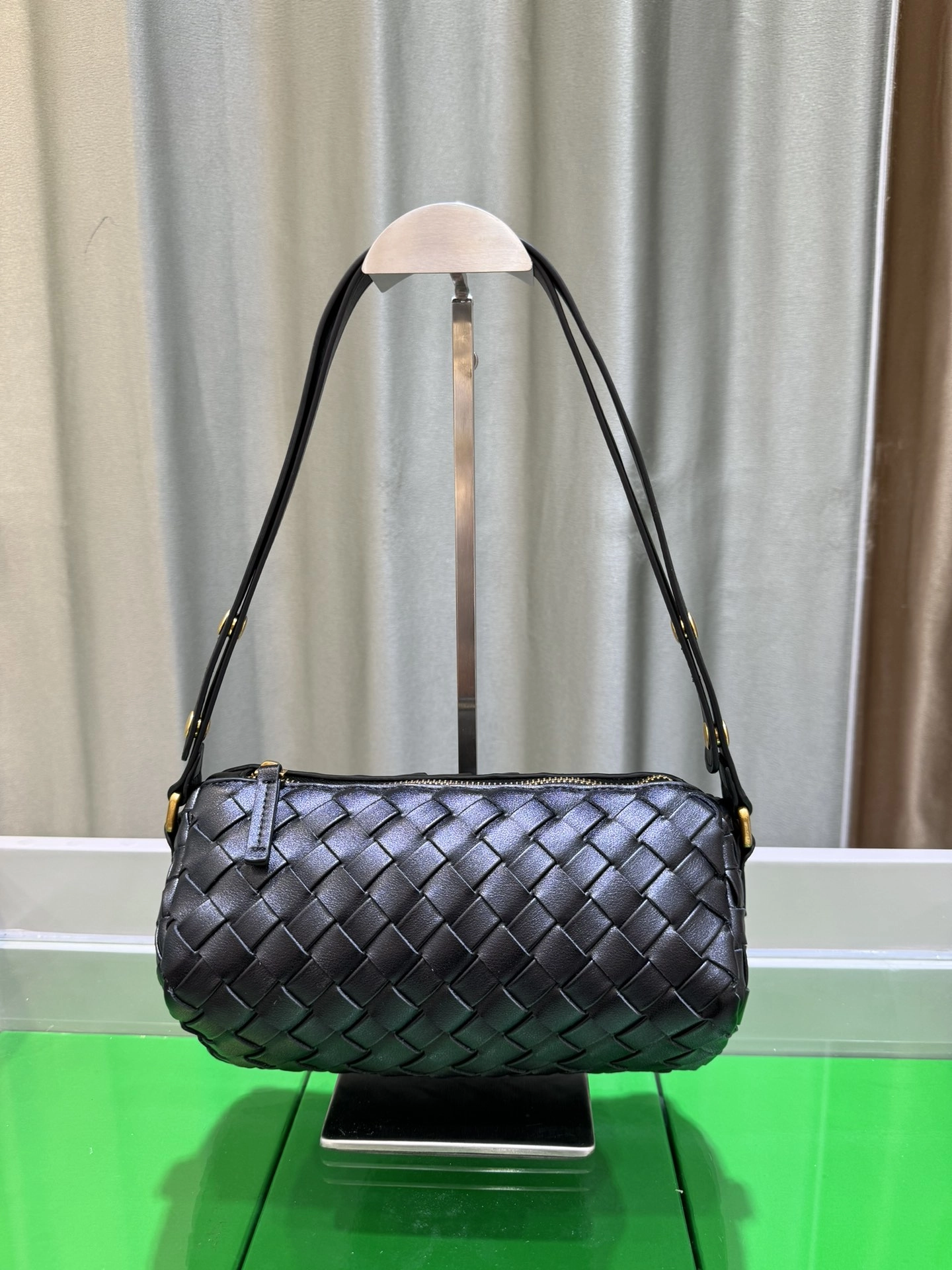 ボッテガ・ヴェネタ「Bottega Veneta」2024早秋 大中華区限定 ショルダーバッグ
