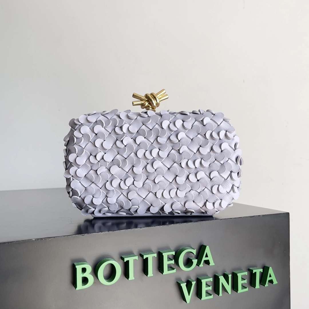 ボッテガ・ヴェネタ「Bottega Veneta」24春 フラワーピーターバッグ
