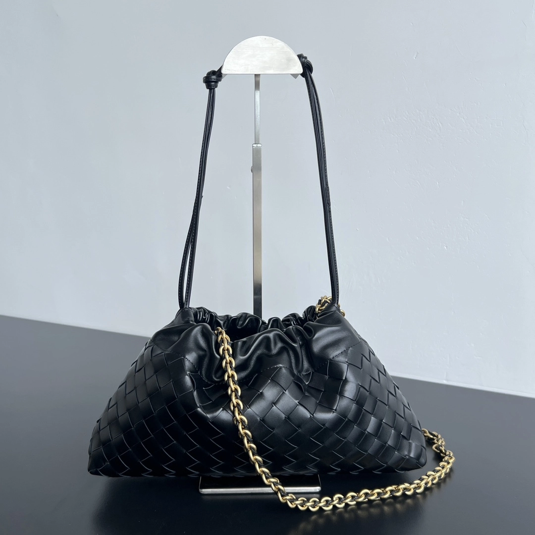 ボッテガ・ヴェネタ「Bottega Veneta」Dustbag チェーンバッグ