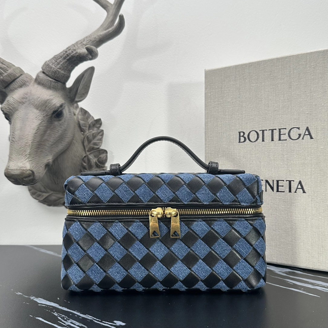 ボッテガ・ヴェネタ「Bottega Veneta」イントレチャート ミニボックスバッグ
