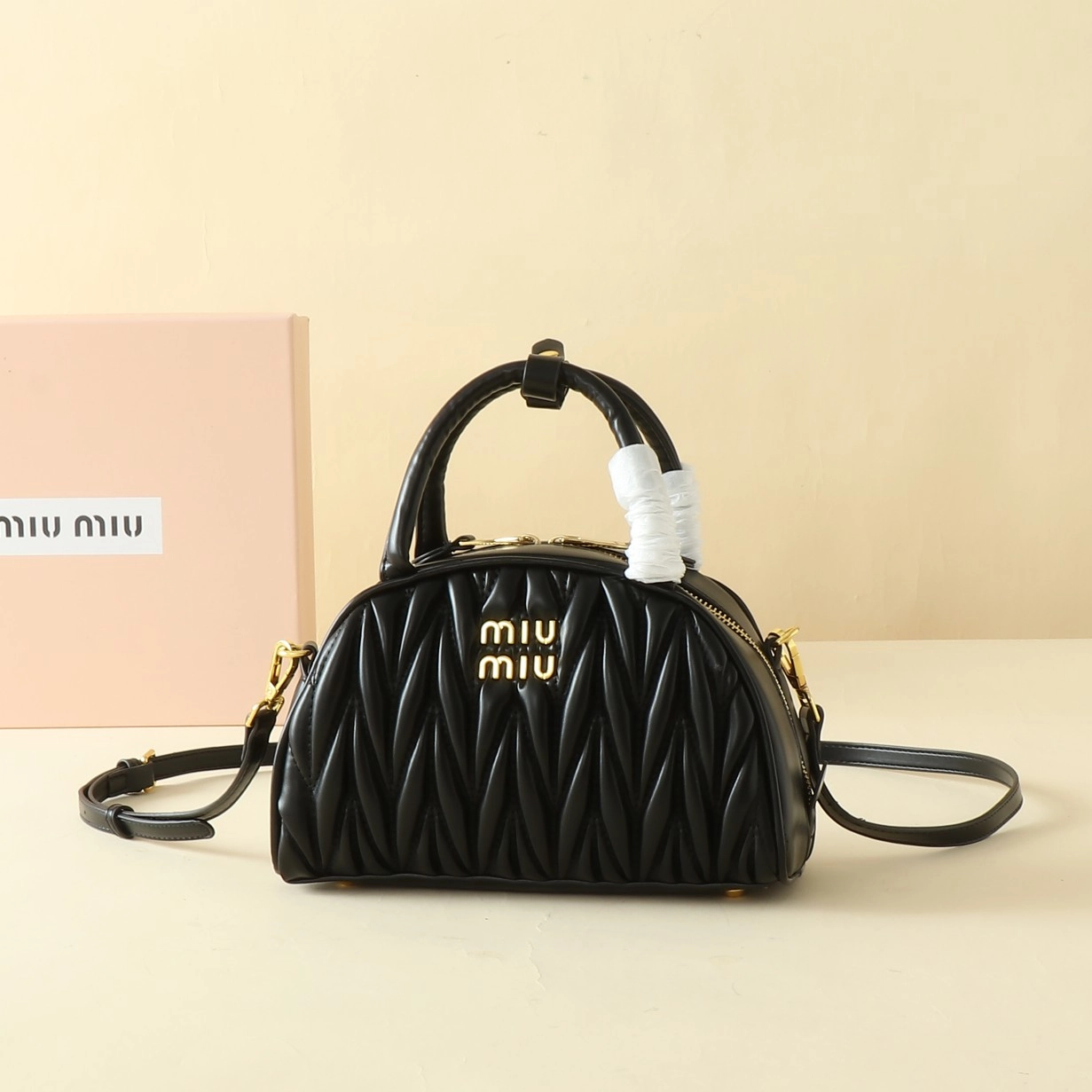 ミュウミュウ アバンチュール マテラッセレザー バッグ「Aventure Bag」