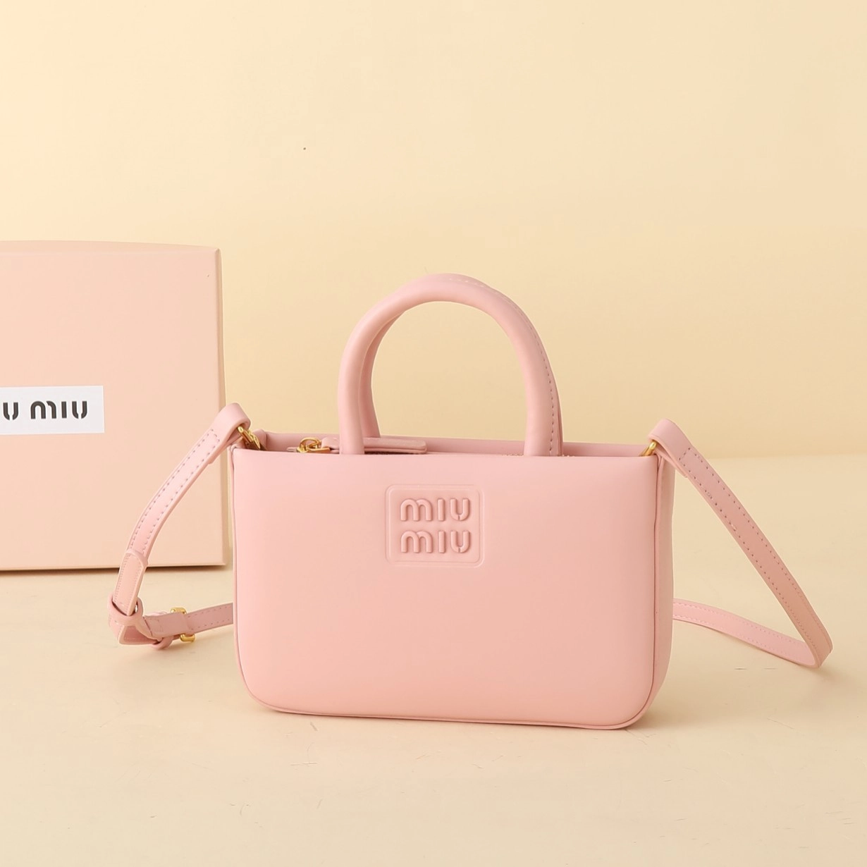 ミュウミュウ アルカディ トップハンドルバッグ「Arcadie Bag」