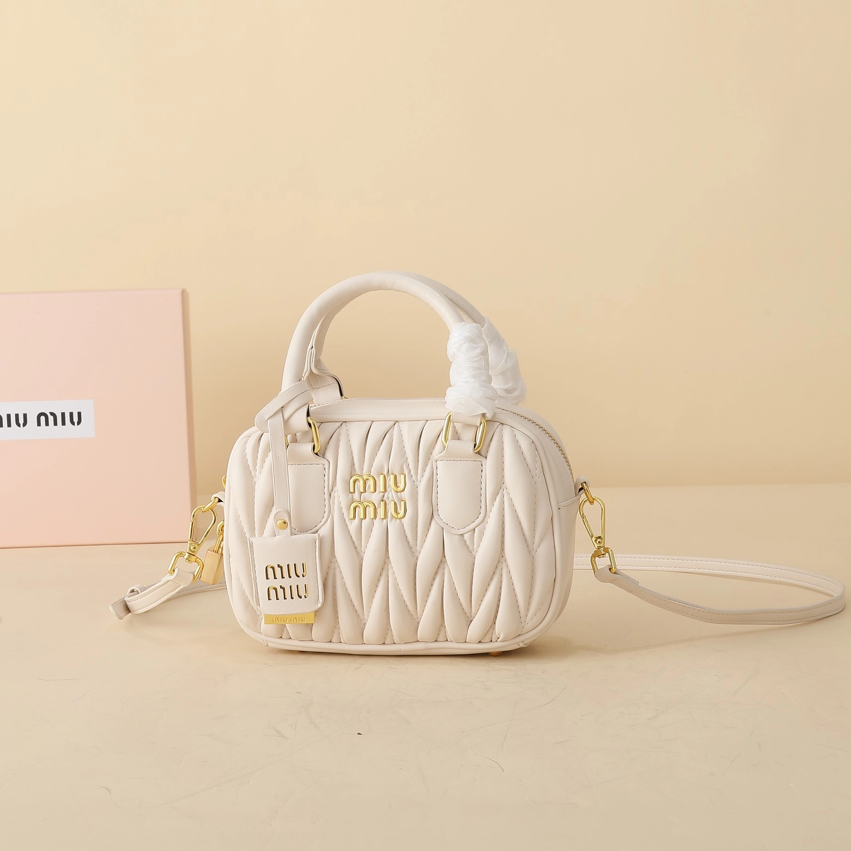 ミュウミュウ アルカディ マテラッセレザー スモールバッグ「Arcadie Bag」