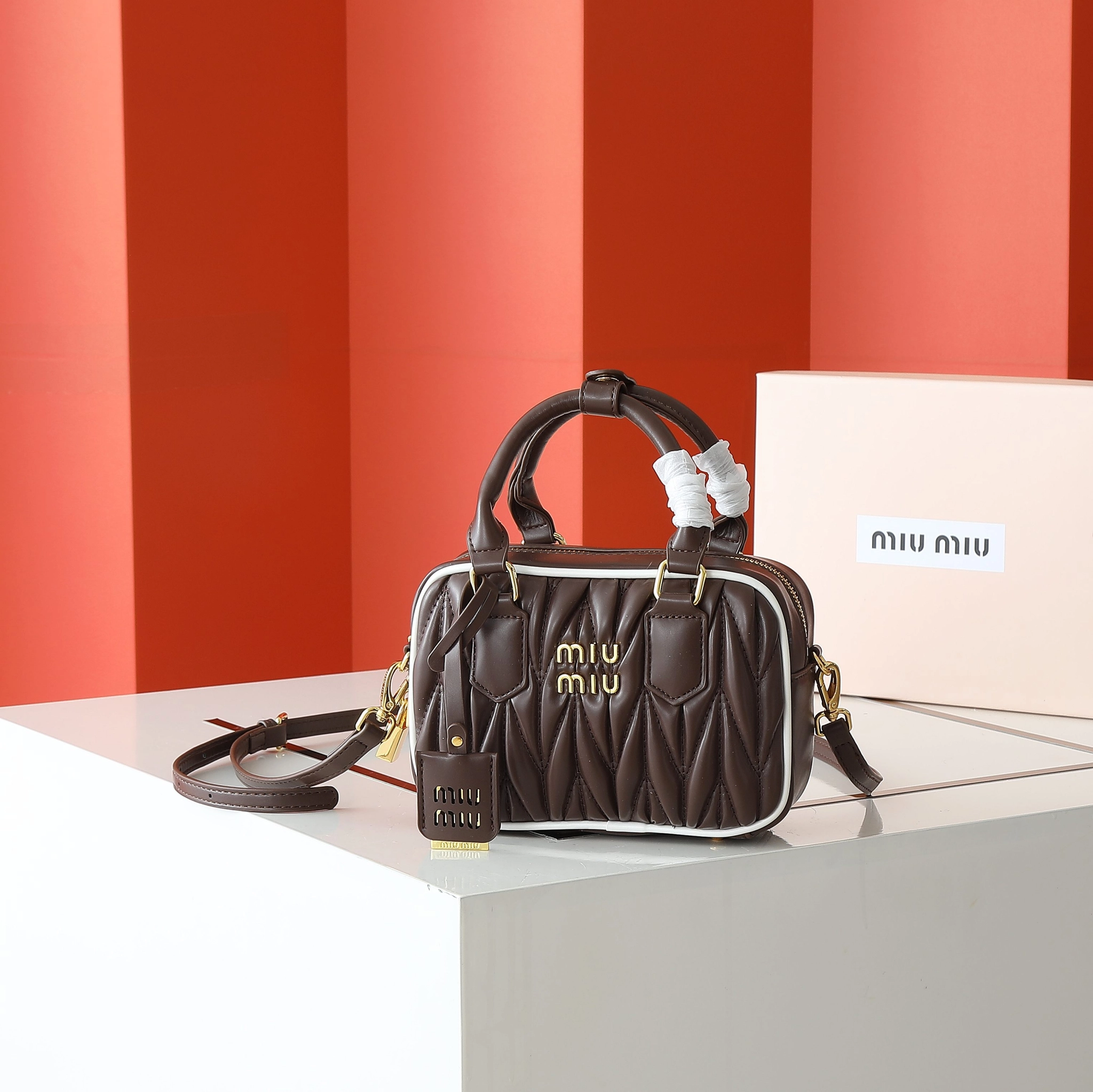 ミュウミュウ アルカディ マテラッセレザー スモールバッグ「Arcadie Bag」