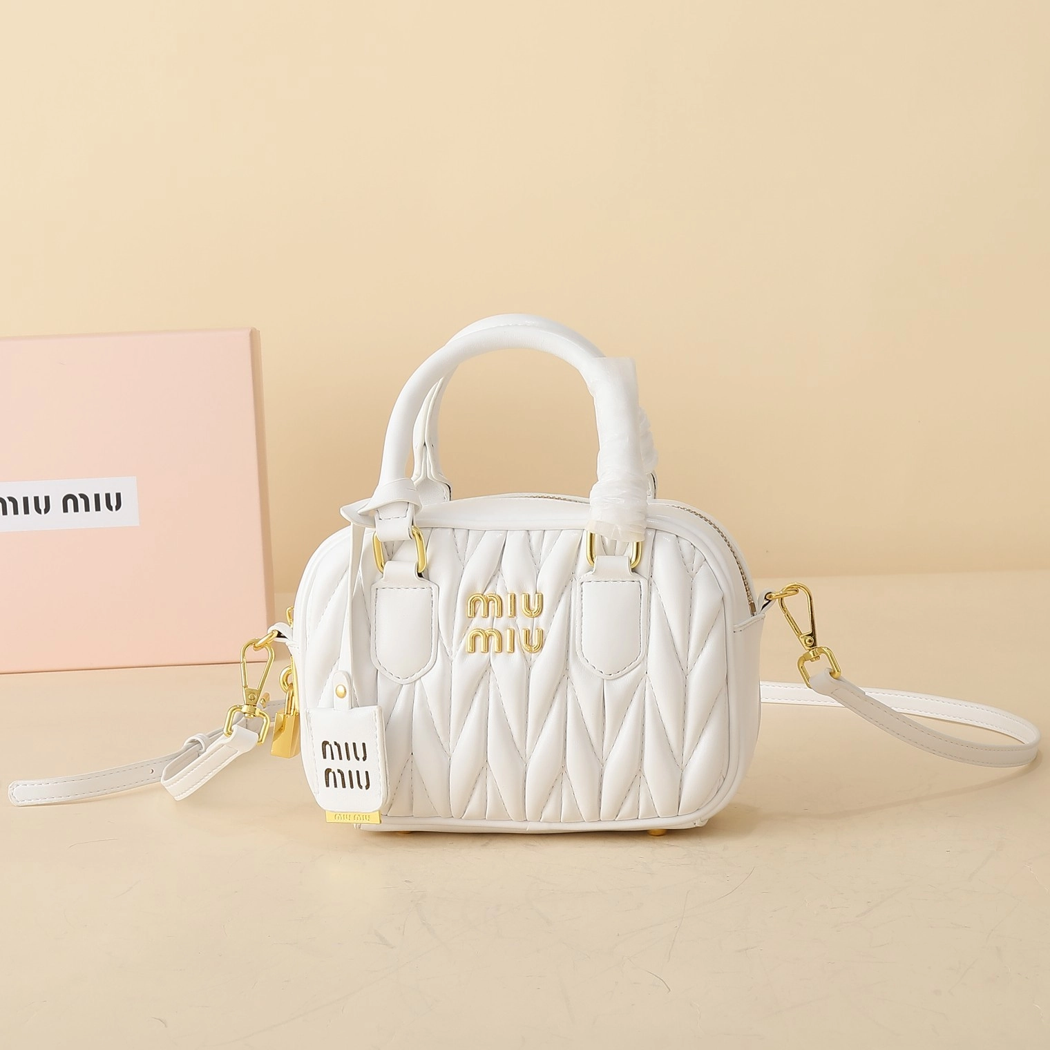 ミュウミュウ アルカディ マテラッセレザー スモールバッグ「Arcadie Bag」