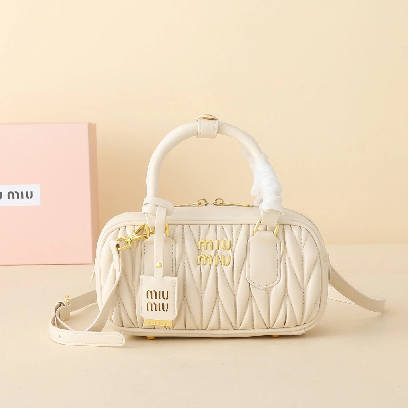ミュウミュウ アルカディ マテラッセレザー レギュラー/ラージバッグ「Arcadie Bag」
