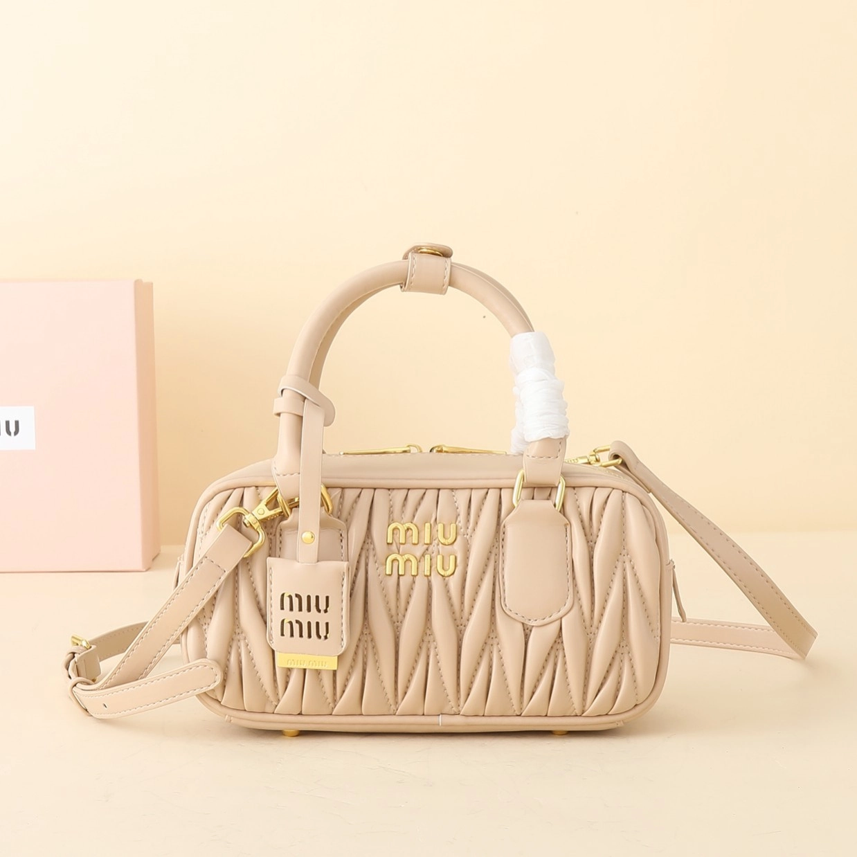 ミュウミュウ アルカディ マテラッセレザー レギュラー/ラージバッグ「Arcadie Bag」