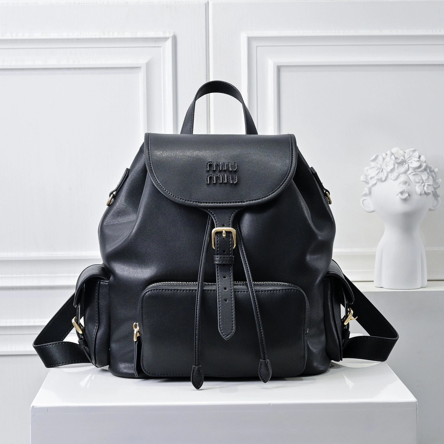ミュウミュウ アルカディ レザー ラージバックパック「Arcadie Bag」