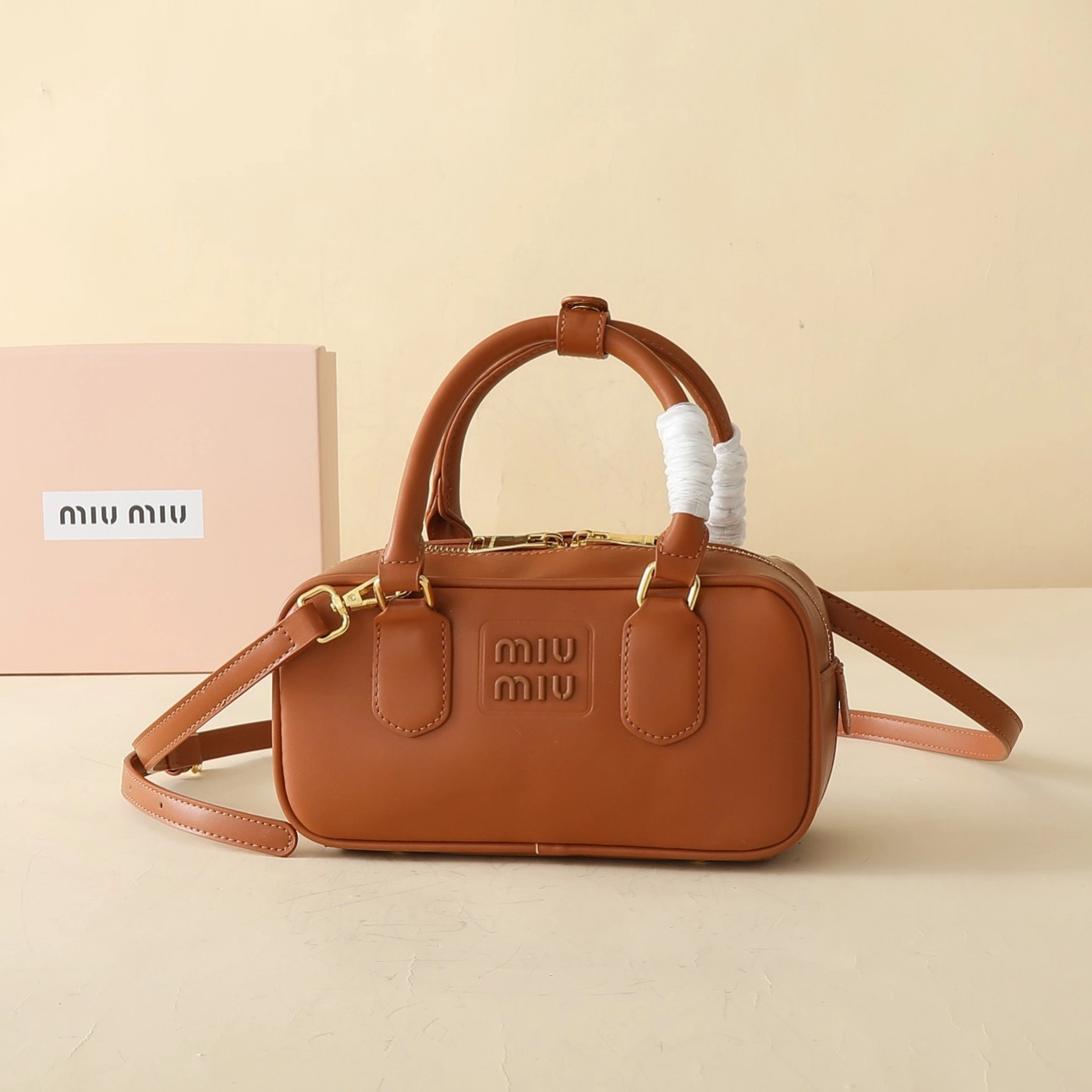 ミュウミュウ アルカディ レザー レギュラー/ラージバッグ「Arcadie Bag」