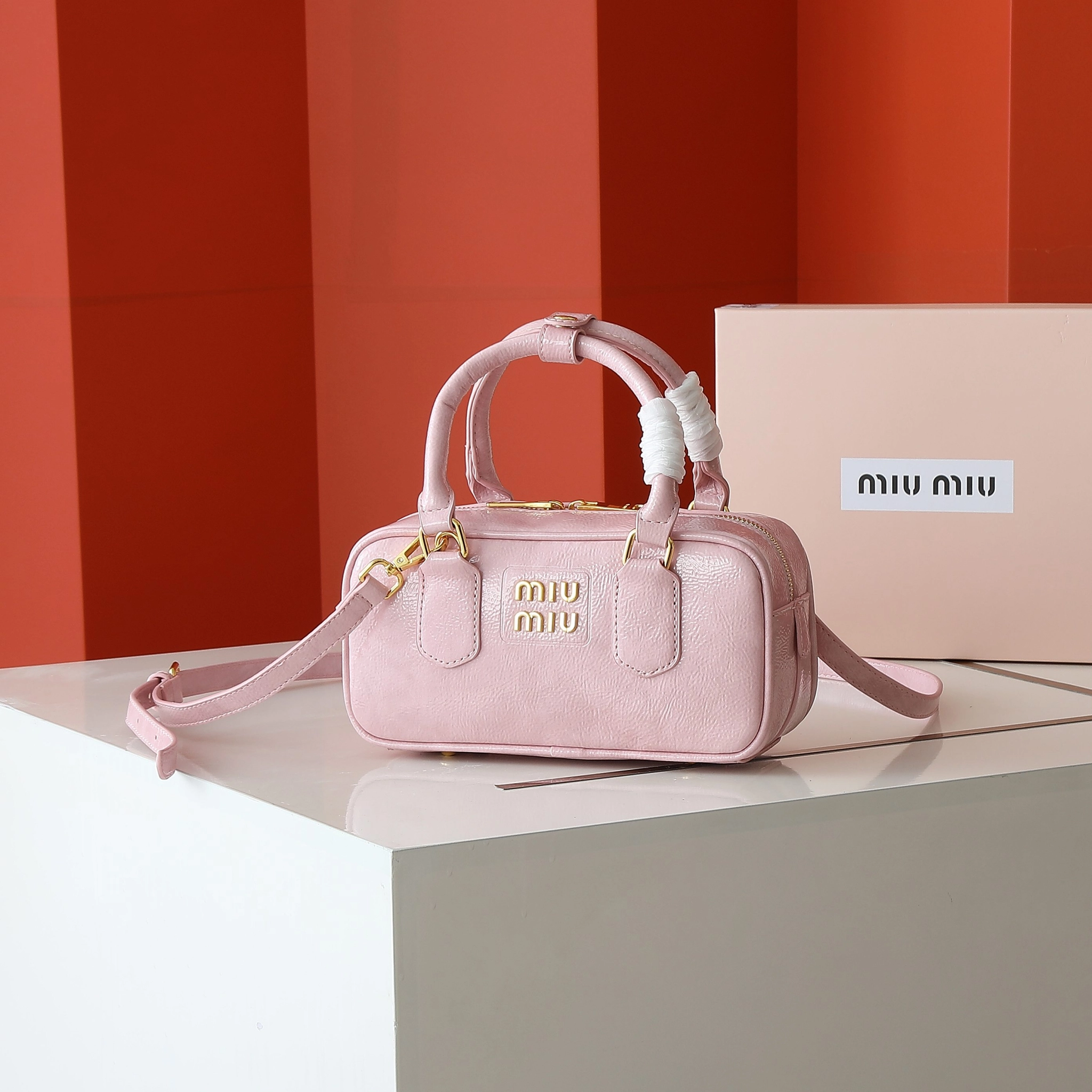 ミュウミュウ アルカディ レザー レギュラーバッグ「Arcadie Bag」