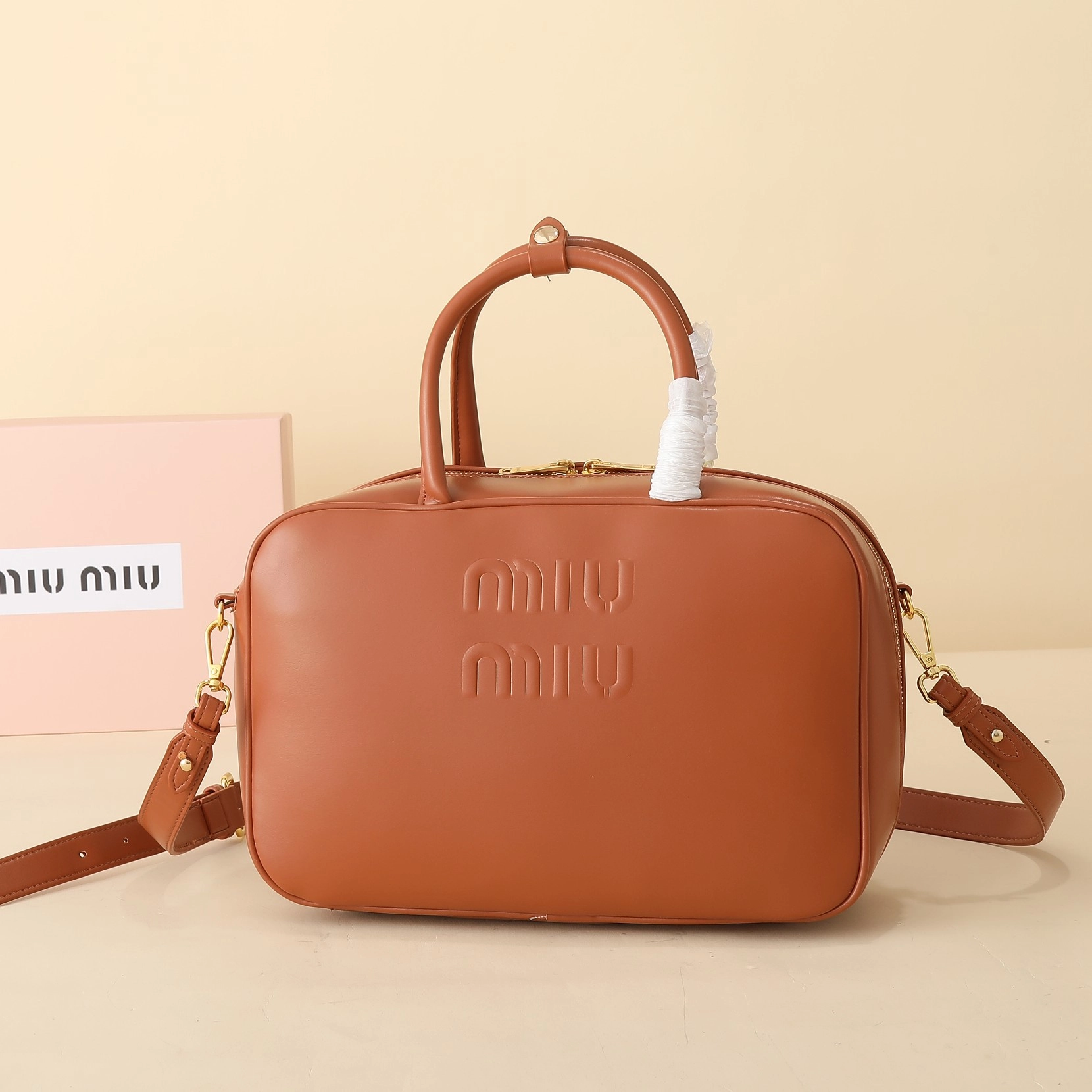 ミュウミュウ ボー レザー ラージバッグ「Beau Bag」