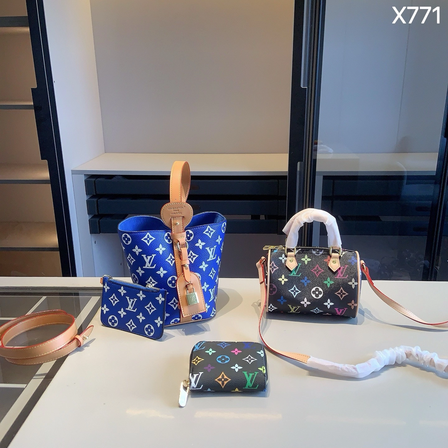 「ルイ・ヴィトン」LOUIS VUITTON ブルーモノグラム バケットバッグ+マルチカラー ミニスピーディ+ポーチ+コインケース 4 点セット 限定セール 大人気販売中