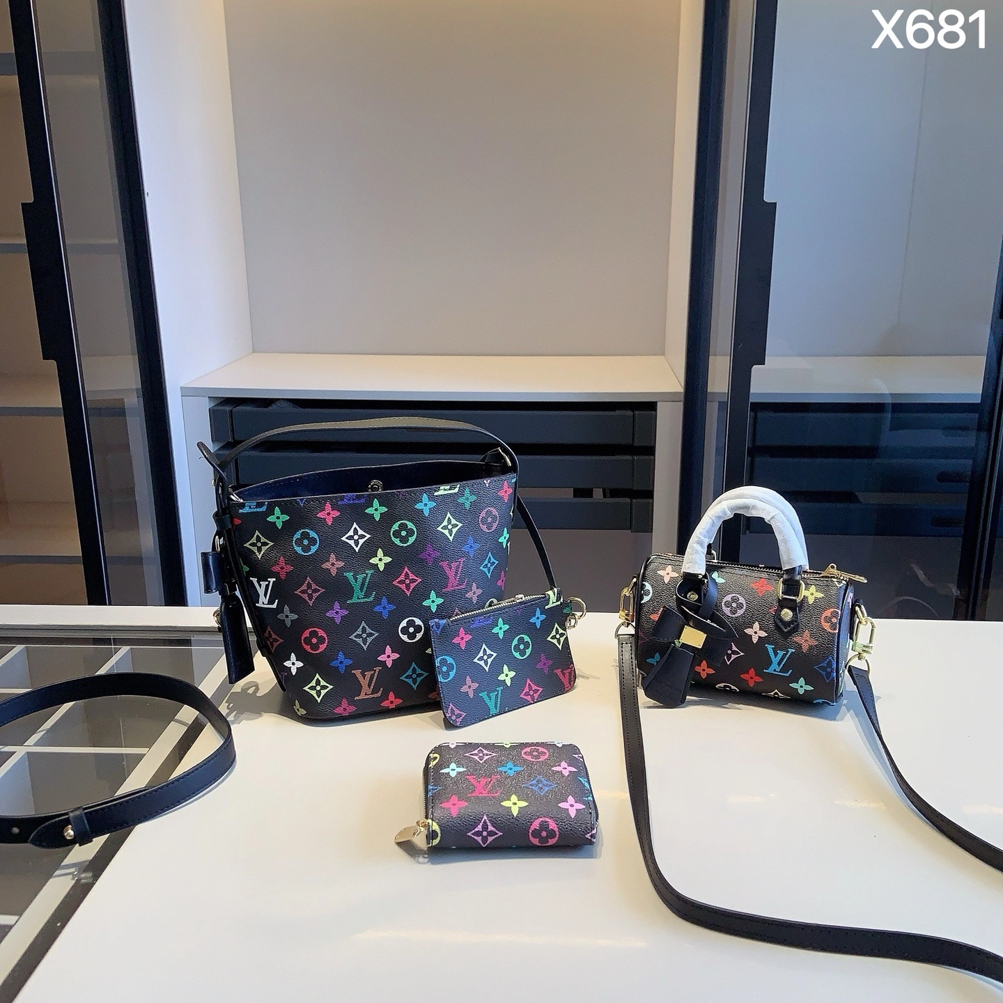 「ルイ・ヴィトン」LOUIS VUITTON マルチカラー バケットバッグ+ミニスピーディ+ポーチ+コインケース 4 点セット 限定セール 大人気販売中