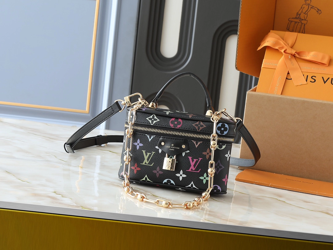 ルイ・ヴィトン LV x TM ヴァニティ・チェーン ポーチ